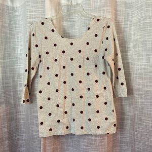 Fun fall top with polka dot pattern and half sleeves